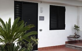 Gate 16 Room Napoli